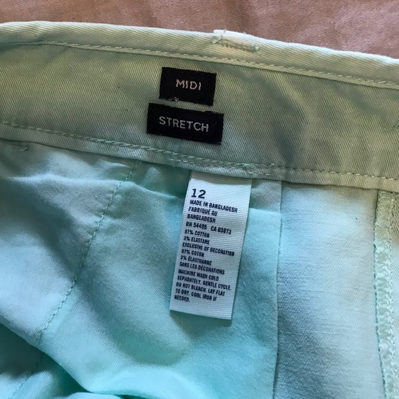 American Eagle Midi Shorts - Picture 4 of 4